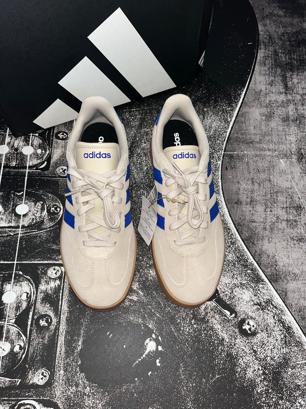 NIB Adidas Barreda Court Sneakers • Wonder Beige / Lucid Blue / Gum • Size: Men's 10 / Women's 11