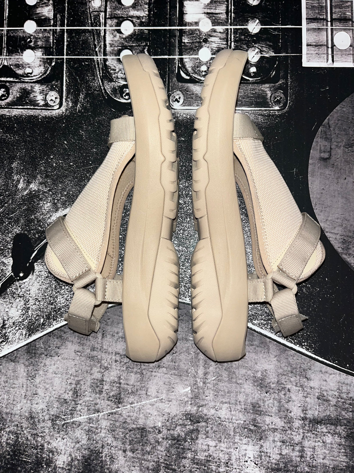 New Teva Hurricane XLT Ampsole Volt Sport Sandals • Sesame Tan • Size: Men's 14 / Women's 16