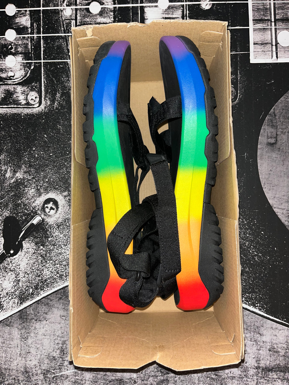 NIB Teva Hurricane XLT2 Ampsole Brite Platform Sandals • Black / Rainbow • Size: Men's 14 / Women's 16