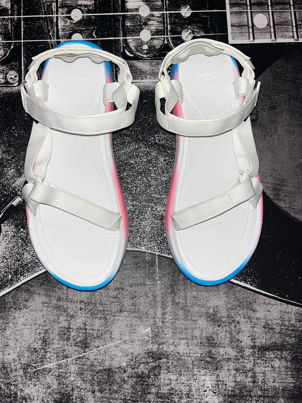 New Teva Hurricane XLT2 Ampsole Brite Platform Sandals • White / Pastel Pink Blue • Size: Men's 14 / Women's 16