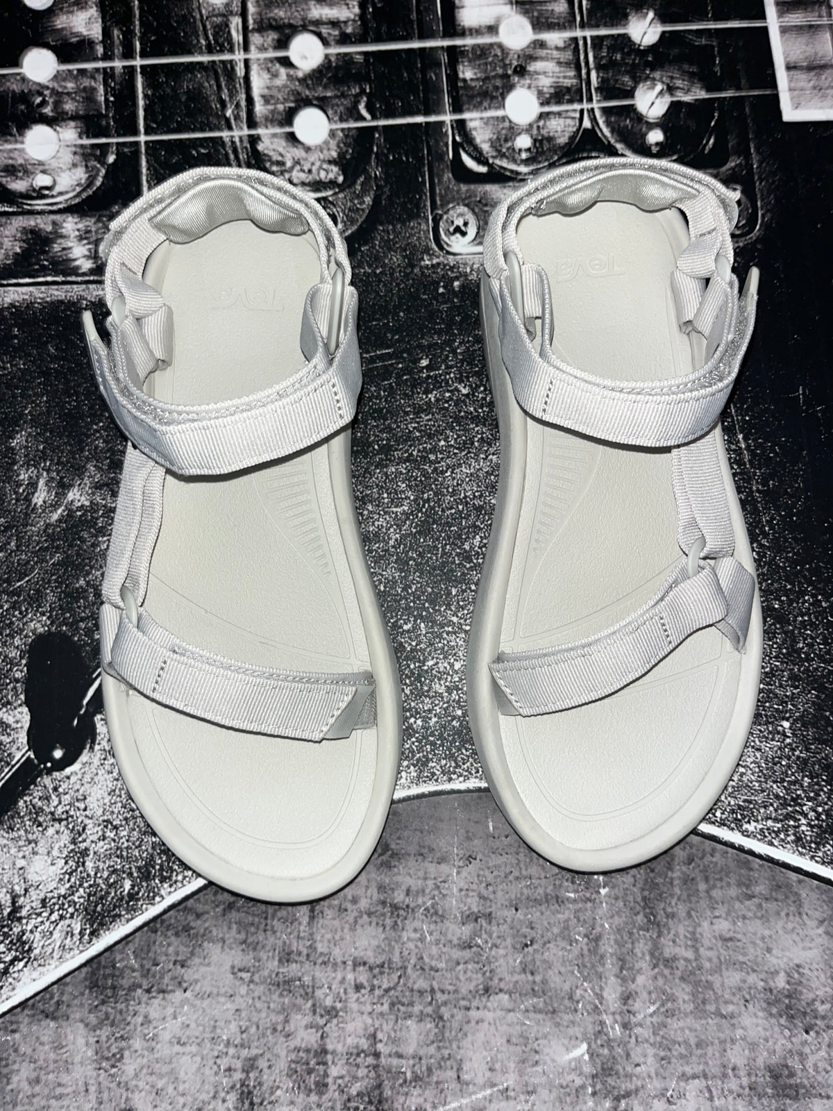 NEW Teva Hurricane XLT 2 Ampsole Platform Sandal • Moonstruck Light Grey • Women's Size: 11