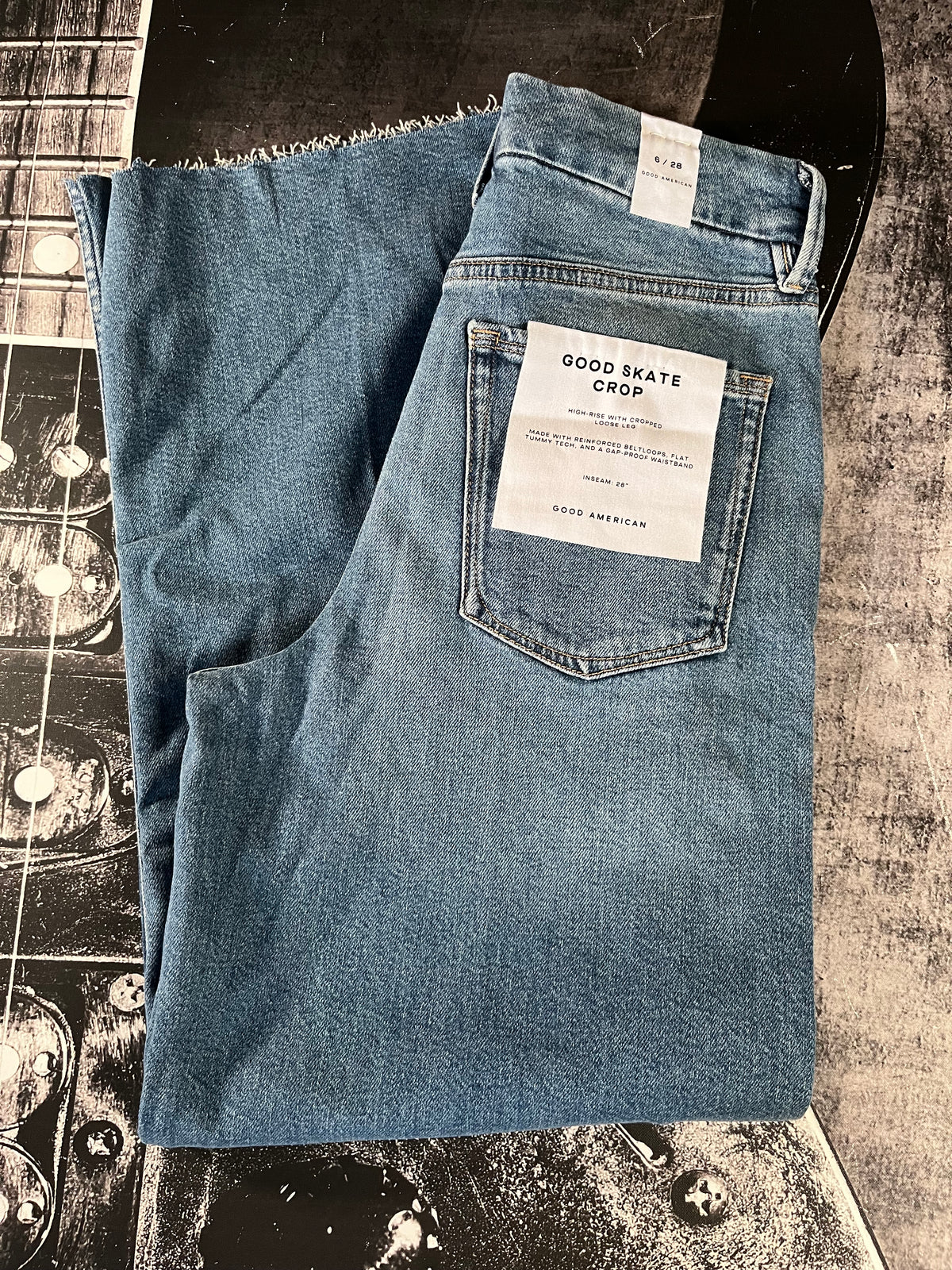 NWT Good American Good Skate Crop Wide-Leg Jeans • Medium Denim Blue • Size 6 / 28