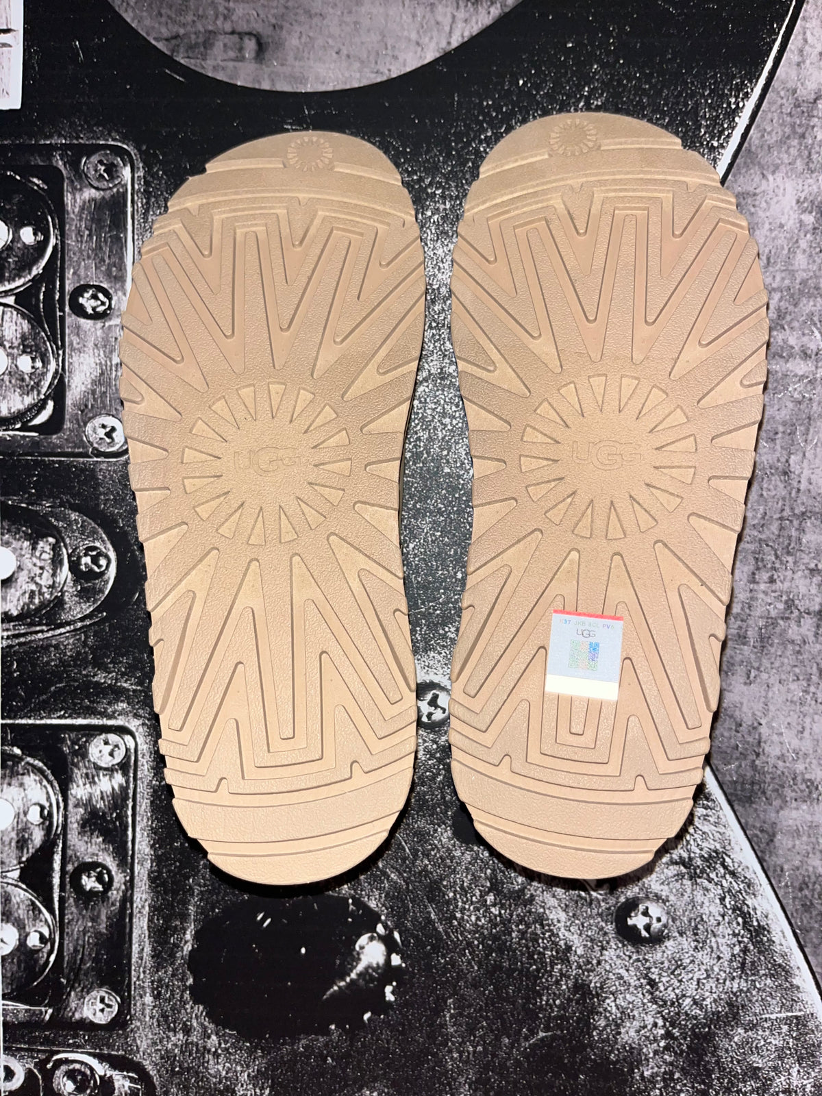 UGG Goldenglow Platform Sandals • Dark Sand • Women’s 12 • New