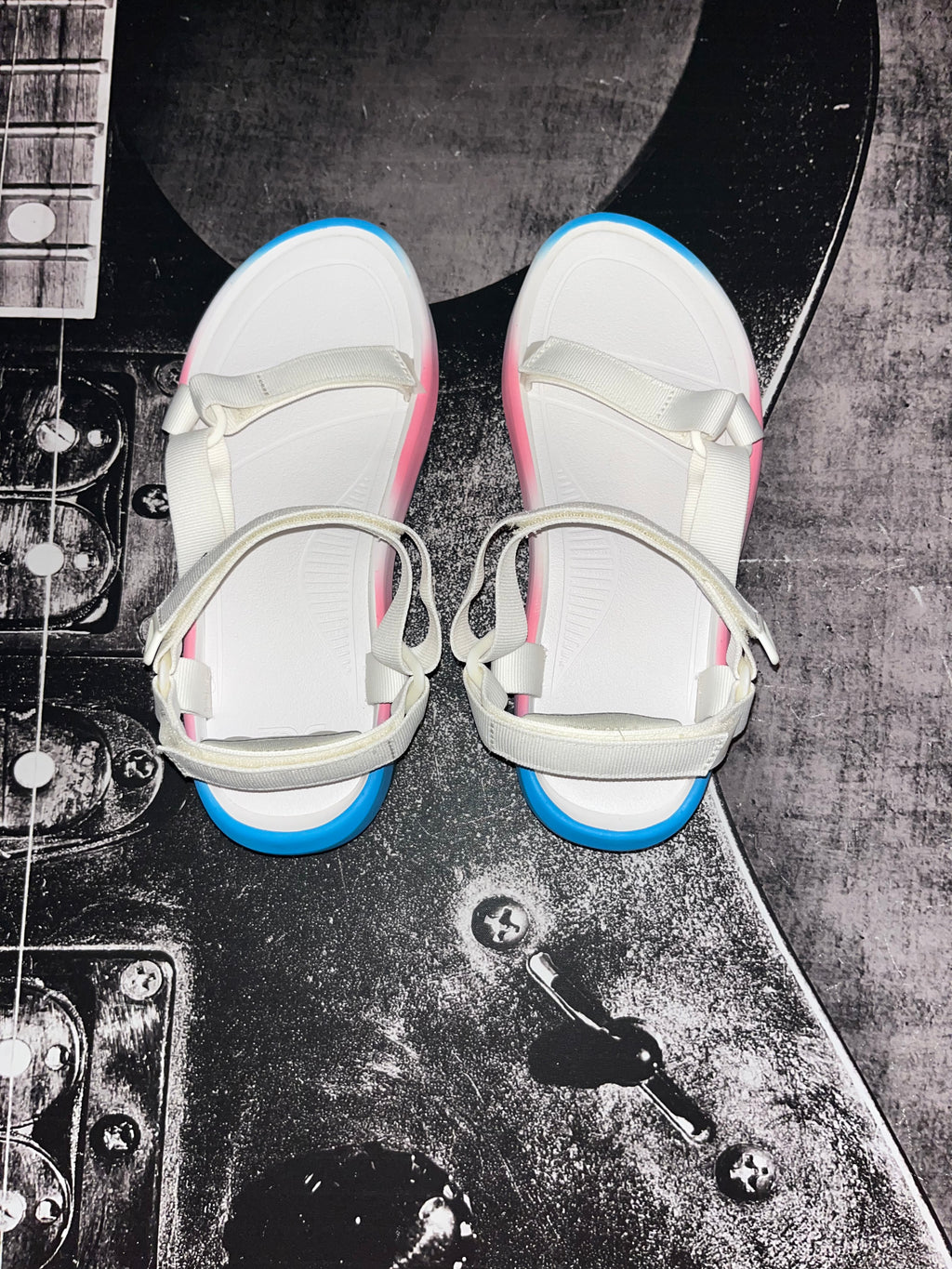 Teva Hurricane XLT2 Ampsole Brite Sandals • Women’s 12 • White/Pastel Pink Blue • New in Box