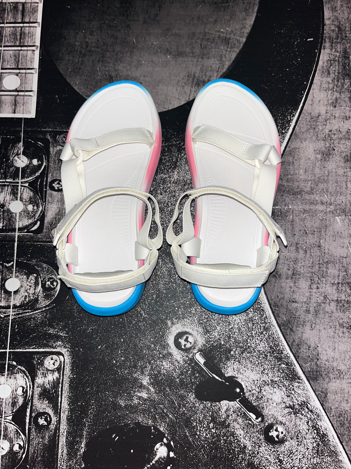 Teva Hurricane XLT2 Ampsole Brite Sandals • Women’s 12 • White/Pastel Pink Blue • New in Box