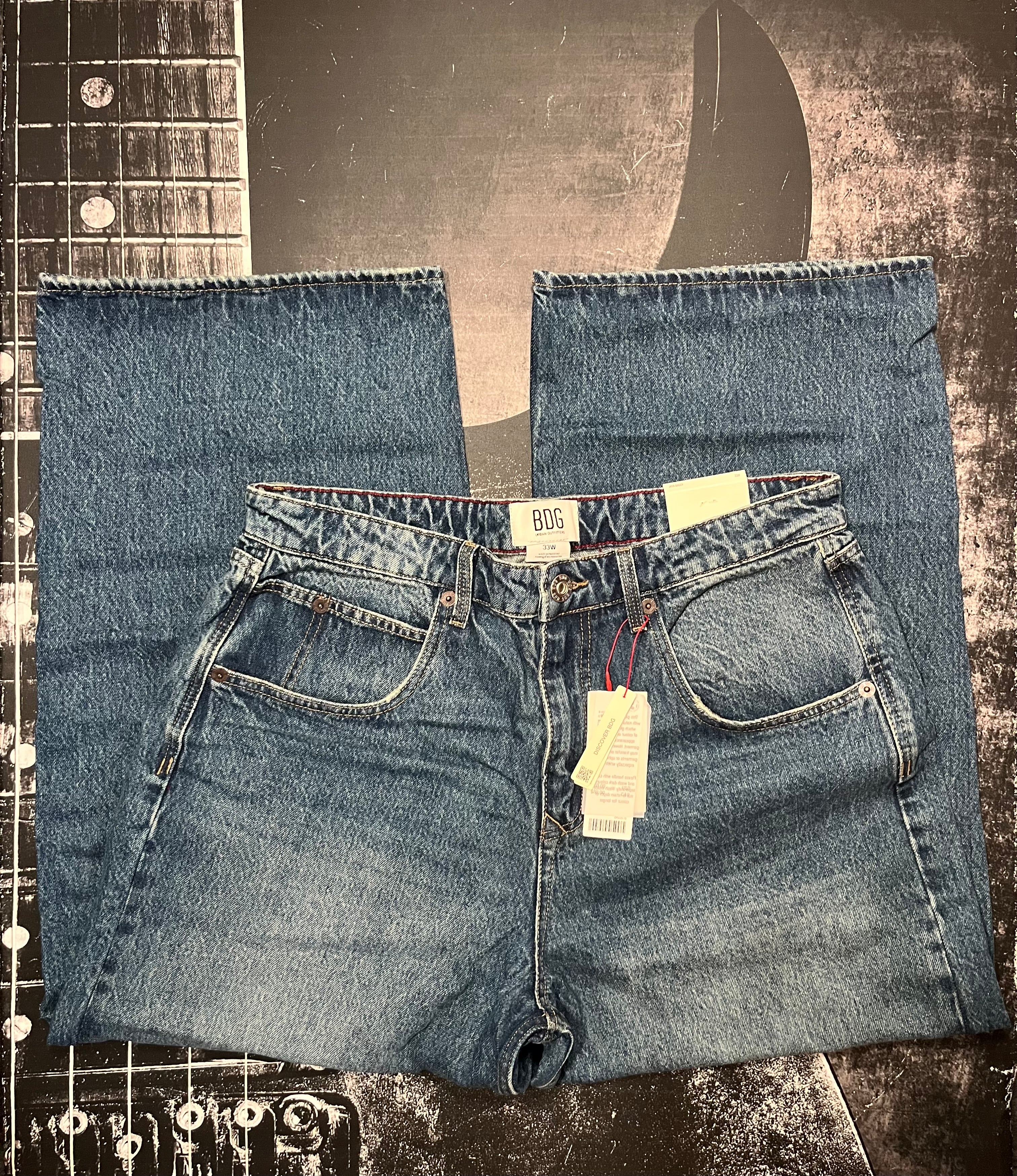 NWT BDG Jaya Boyfriend Baggy Jeans • Mid Indigo • Size: 33