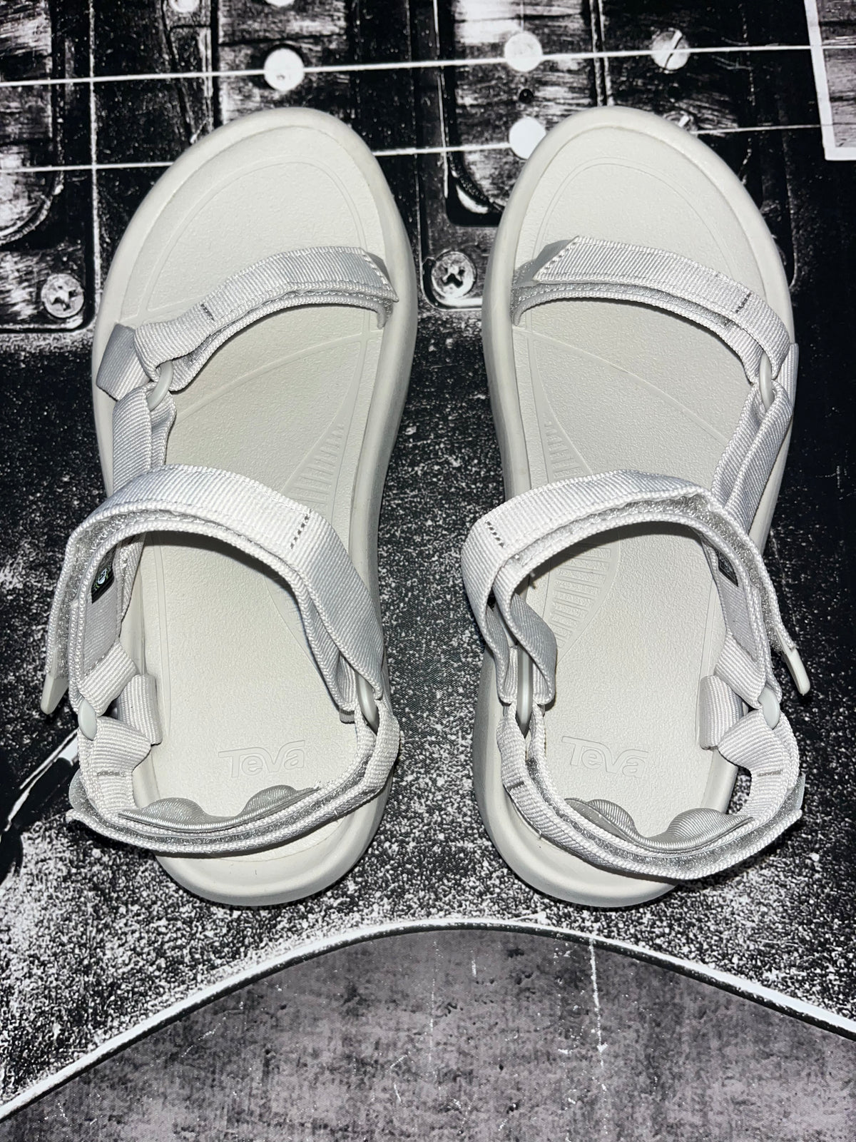 NEW Teva Hurricane XLT 2 Ampsole Platform Sandal • Moonstruck Light Grey • Women's Size: 11