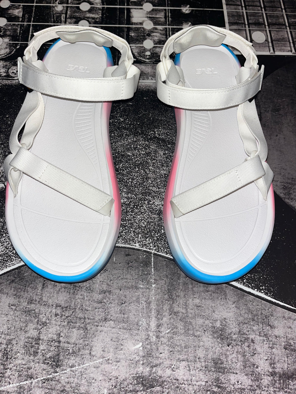 New Teva Hurricane XLT2 Ampsole Brite Platform Sandals • White / Pastel Pink Blue • Size: Men's 14 / Women's 16