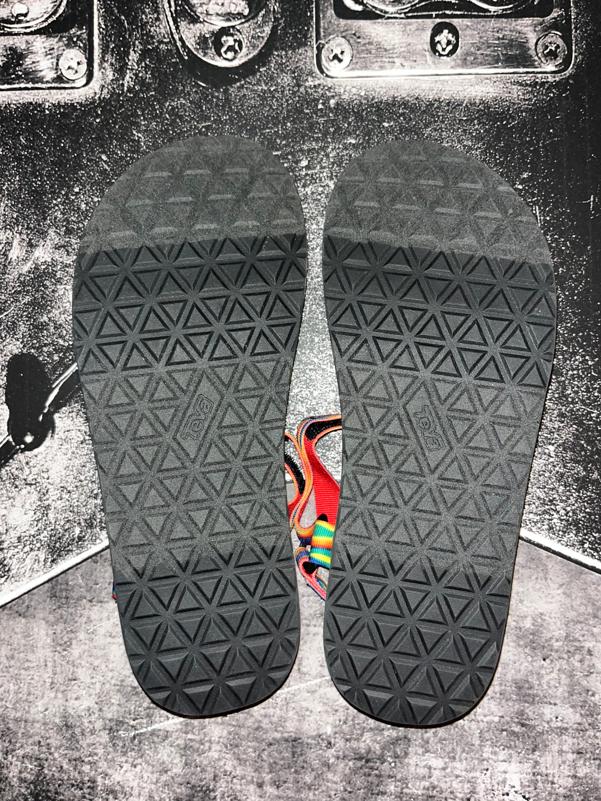 NIB Teva Original Universal Rainbow Strap Sandals • Galactic Multi Black / Rainbow • Size: Men's 14 / Women's 16