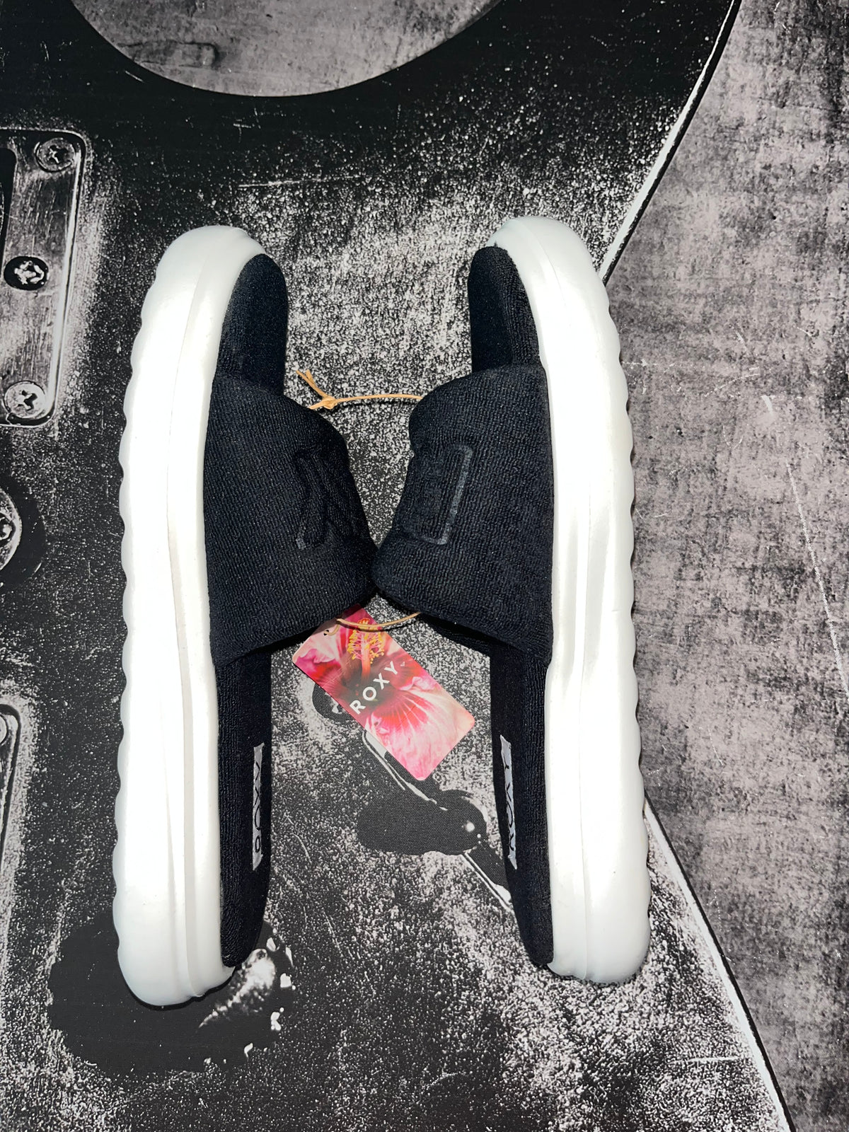 NWT Roxy Gelato Platform Slide Sandals • Black / White • Size: Women's 11