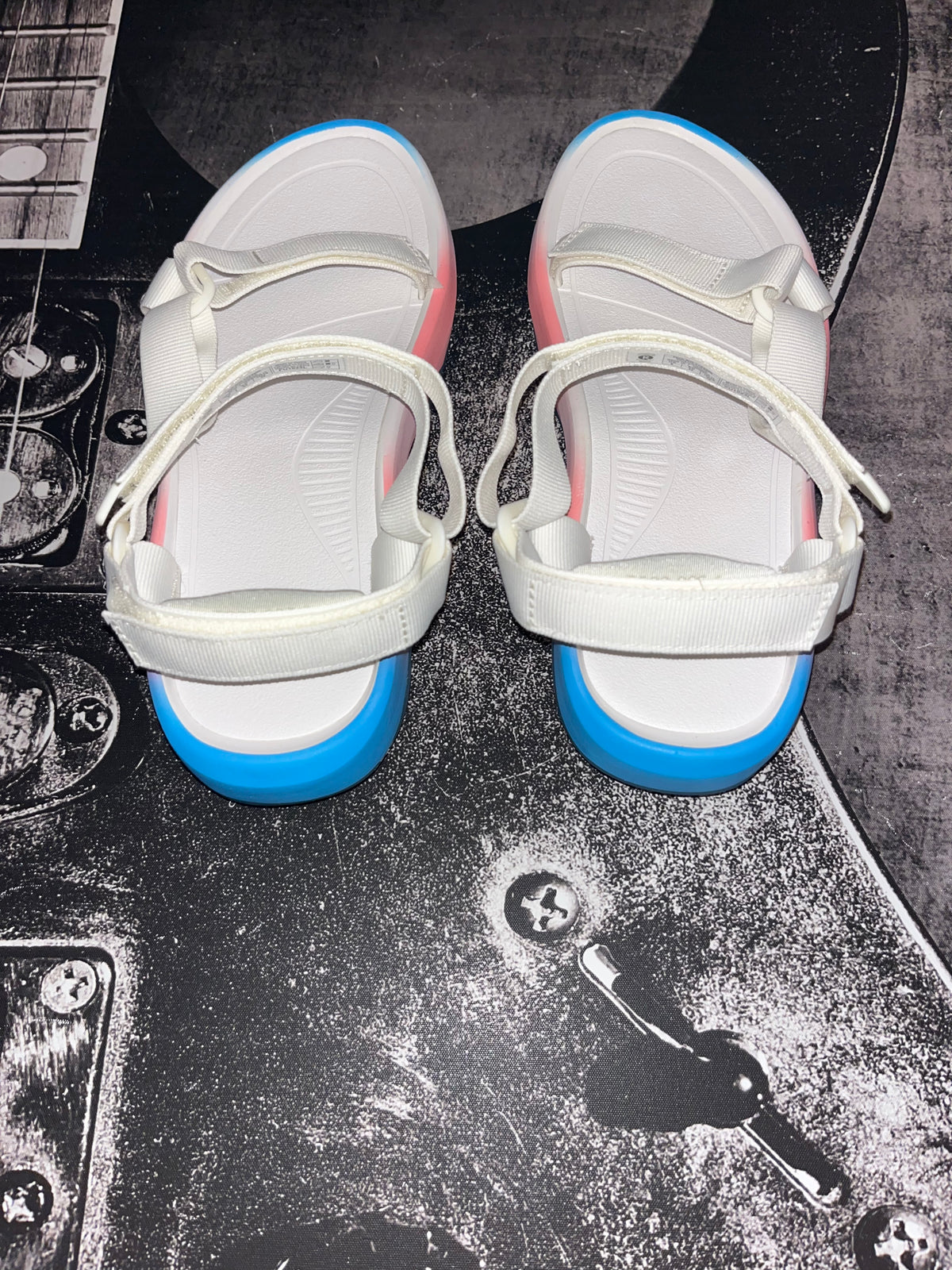 Teva Hurricane XLT2 Ampsole Brite Sandals • Women’s 12 • White/Pastel Pink Blue • New in Box