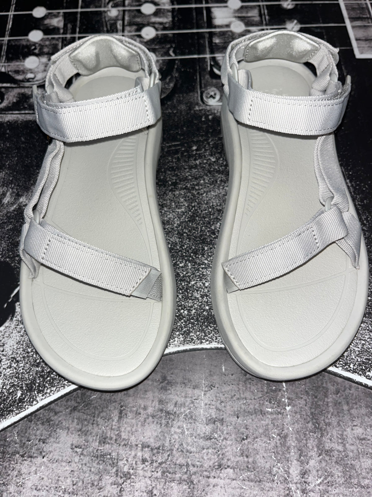 NEW Teva Hurricane XLT 2 Ampsole Platform Sandal • Moonstruck Light Grey • Women's Size: 11