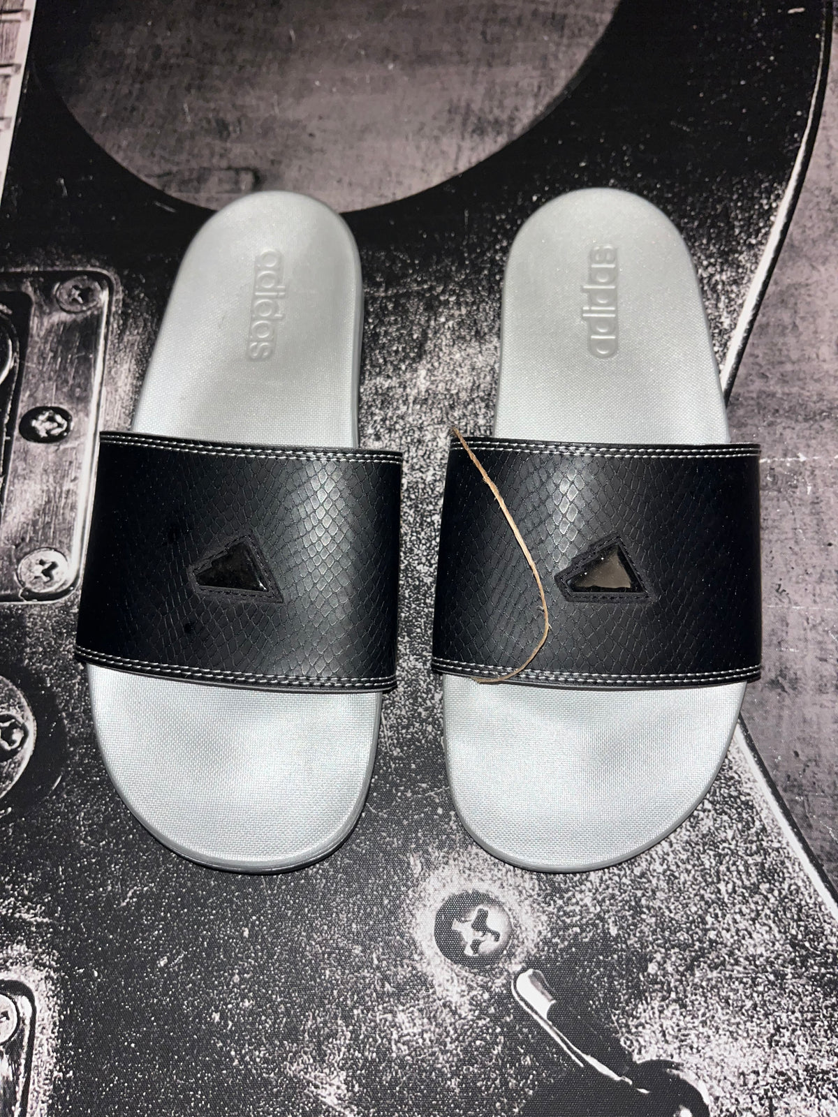 NWOT Adidas Adilette Comfort Slides • Core Black / Silver Metallic • Size: Men's 8