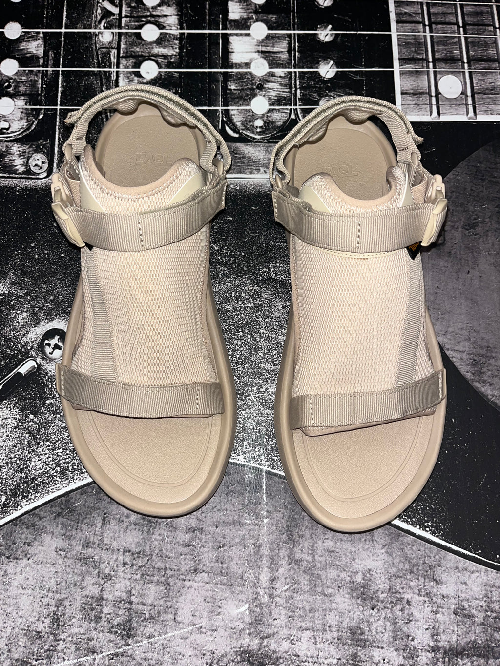 New Teva Hurricane XLT Ampsole Volt Sport Sandals • Sesame Tan • Size: Men's 14 / Women's 16