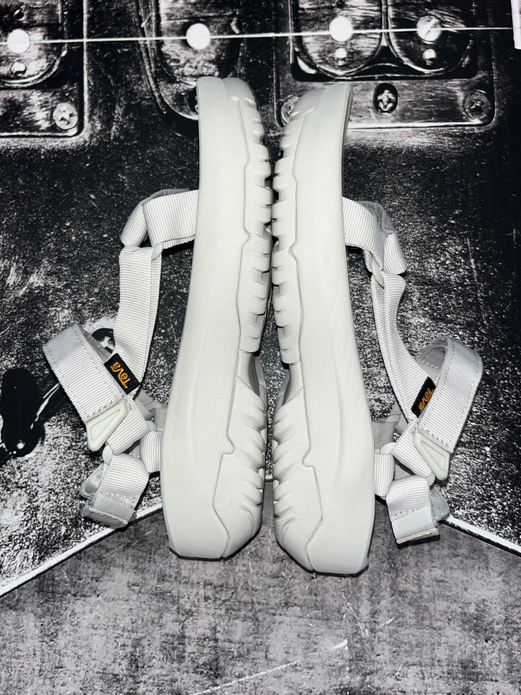 NEW Teva Hurricane XLT 2 Ampsole Platform Sandal • Moonstruck Light Grey • Women's Size: 11