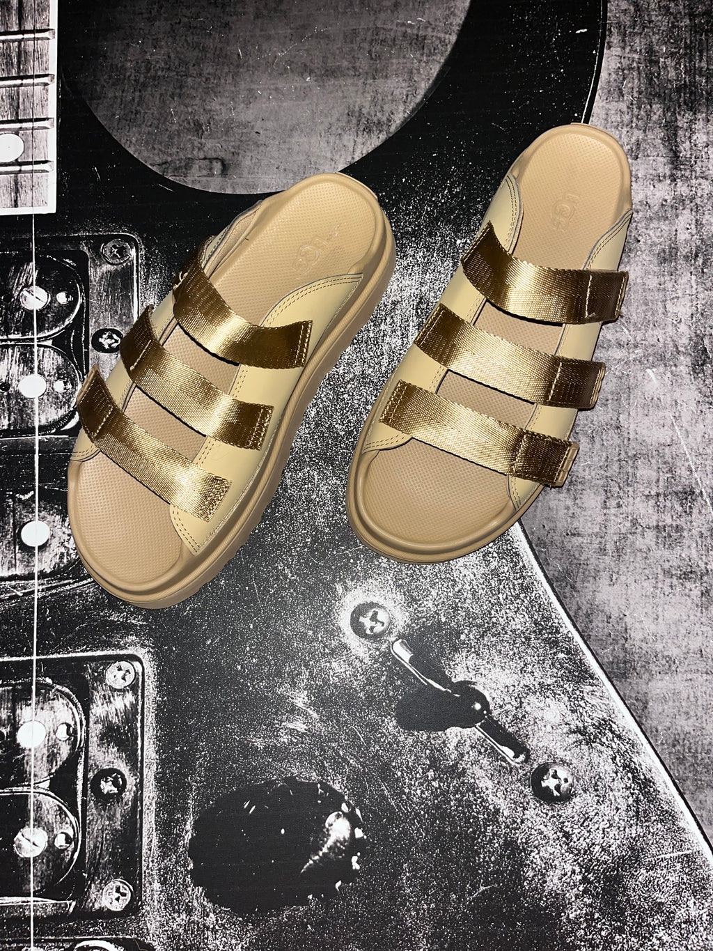 UGG Goldenglow Platform Sandals • Dark Sand • Women’s 12 • New
