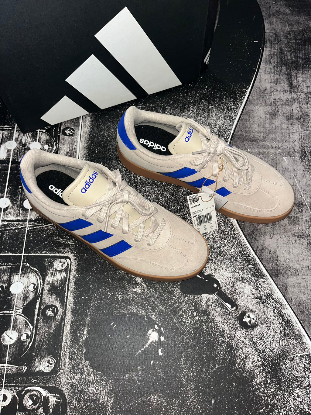 NIB Adidas Barreda Court Sneakers • Wonder Beige / Lucid Blue / Gum • Size: Men's 10 / Women's 11