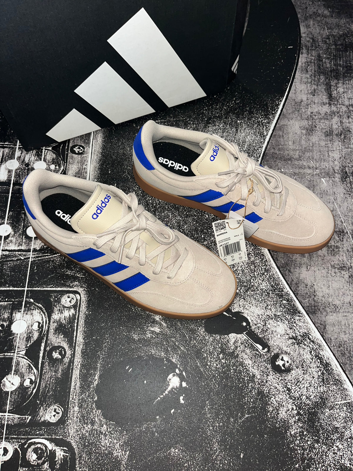 NIB Adidas Barreda Court Sneakers • Wonder Beige / Lucid Blue / Gum • Size: Men's 10 / Women's 11