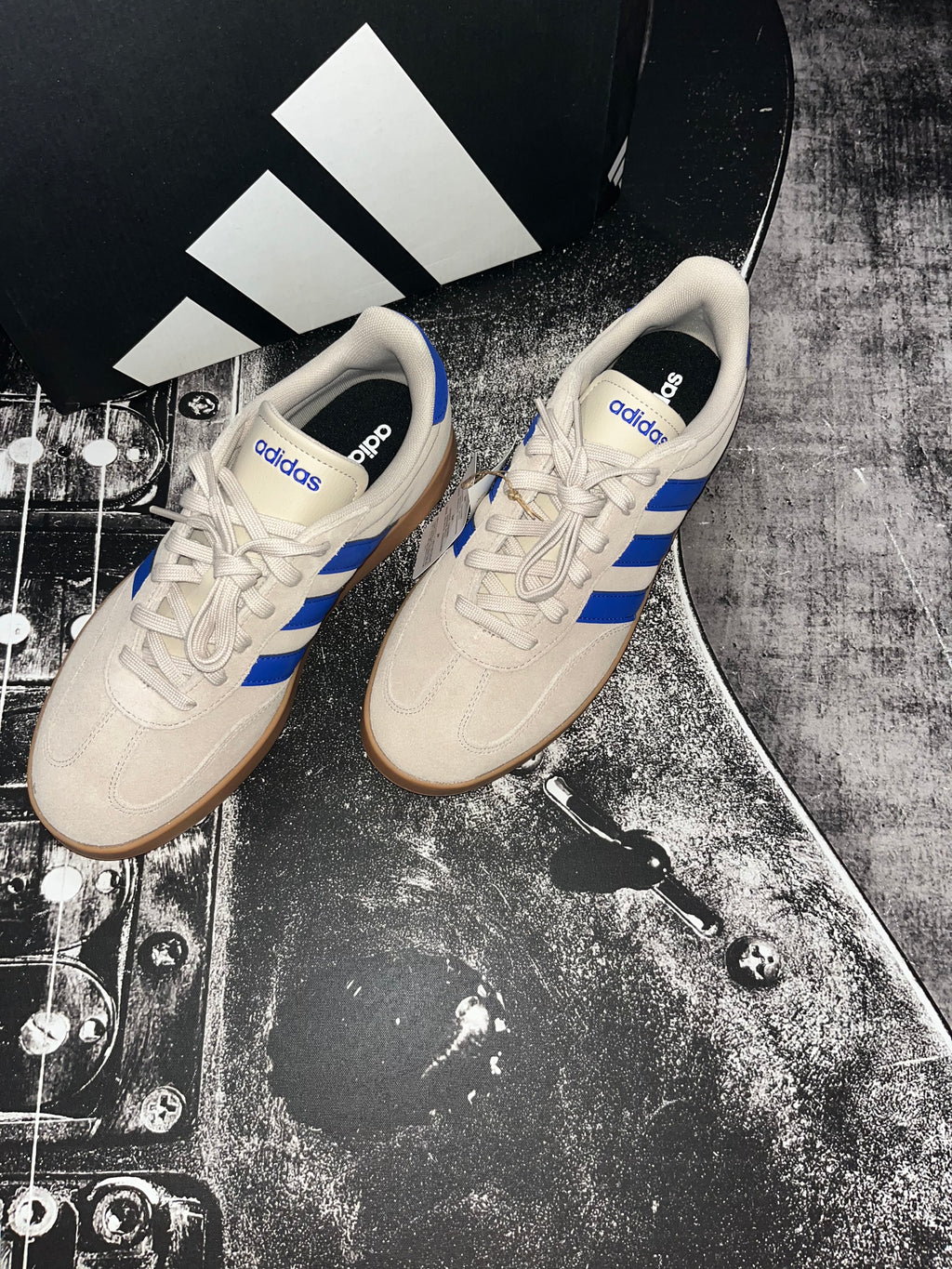NIB Adidas Barreda Court Sneakers • Wonder Beige / Lucid Blue / Gum • Size: Men's 10 / Women's 11