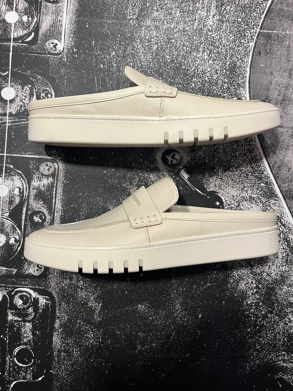 NIB Vionic Chantel Leather Platform Mules • Cream • Size: Women's 11 M
