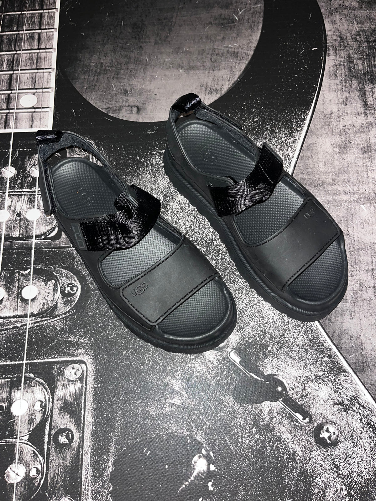 UGG Goldenglow Slingback Sandals • Black • Women’s 10 • New