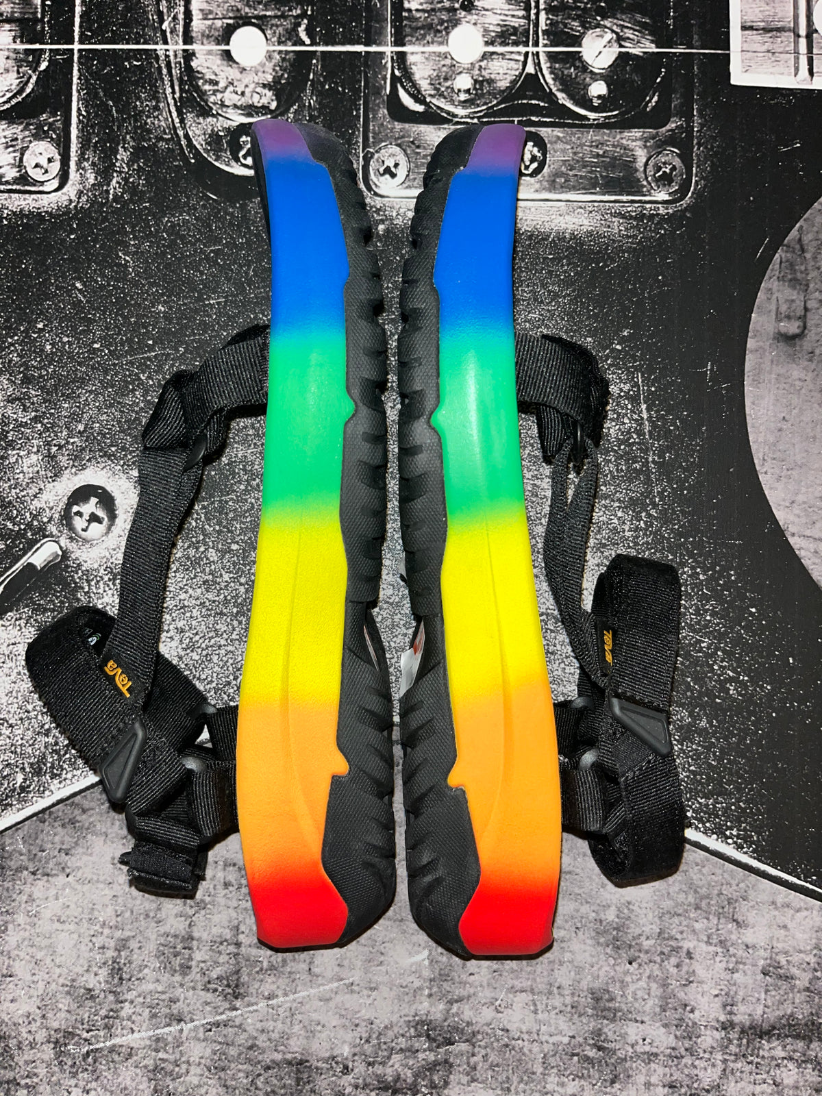NIB Teva Hurricane XLT2 Ampsole Brite Platform Sandals • Black / Rainbow • Size: Men's 14 / Women's 16