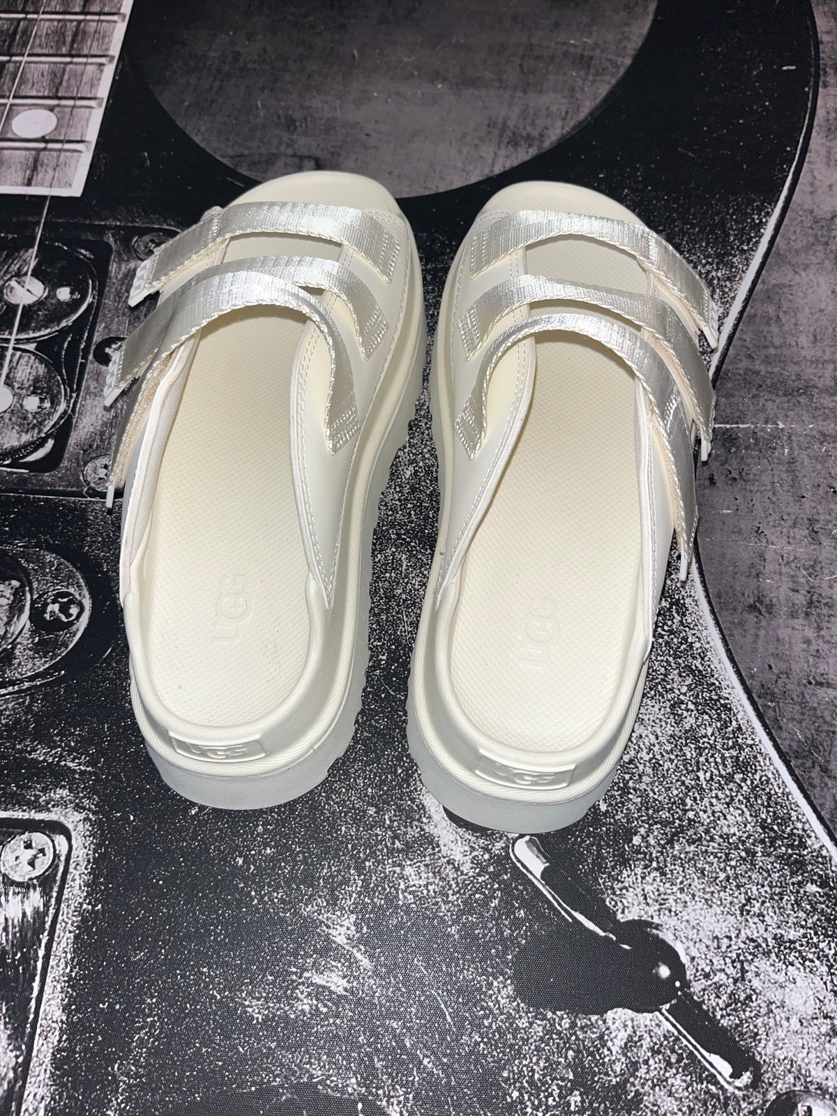 UGG Goldenglow Platform Sandals • Jasmine White • Women’s 9 • New