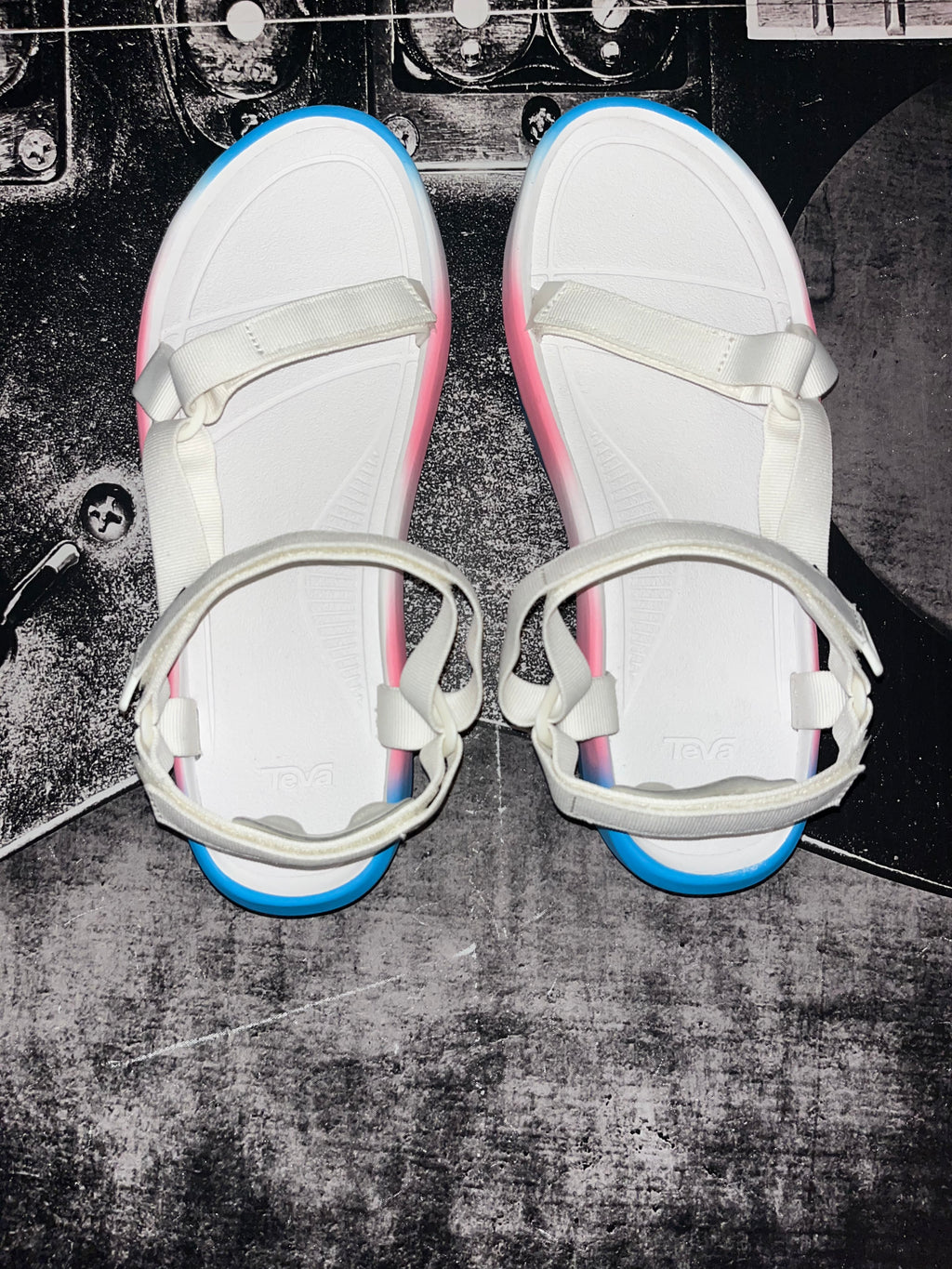 New Teva Hurricane XLT2 Ampsole Brite Platform Sandals • White / Pastel Pink Blue • Size: Men's 14 / Women's 16
