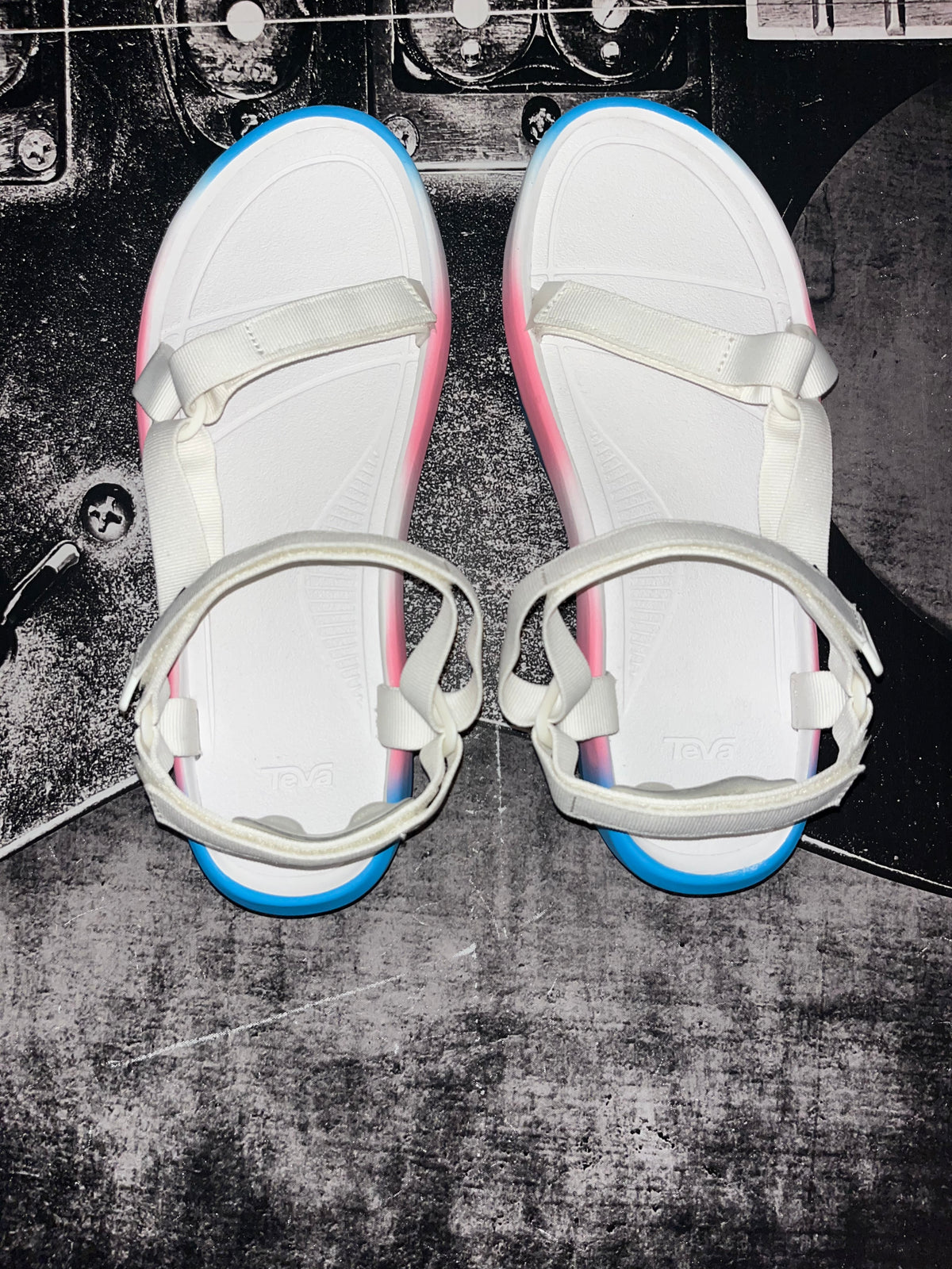 New Teva Hurricane XLT2 Ampsole Brite Platform Sandals • White / Pastel Pink Blue • Size: Men's 14 / Women's 16