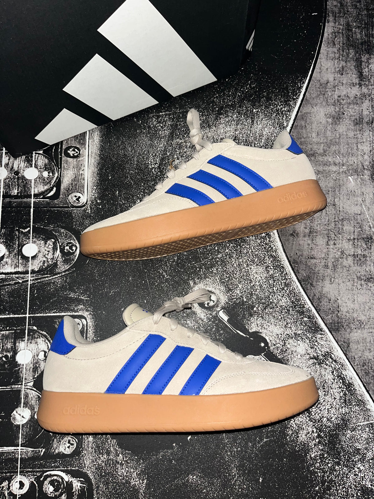 NIB Adidas Barreda Court Sneakers • Wonder Beige / Lucid Blue / Gum • Size: Men's 10 / Women's 11