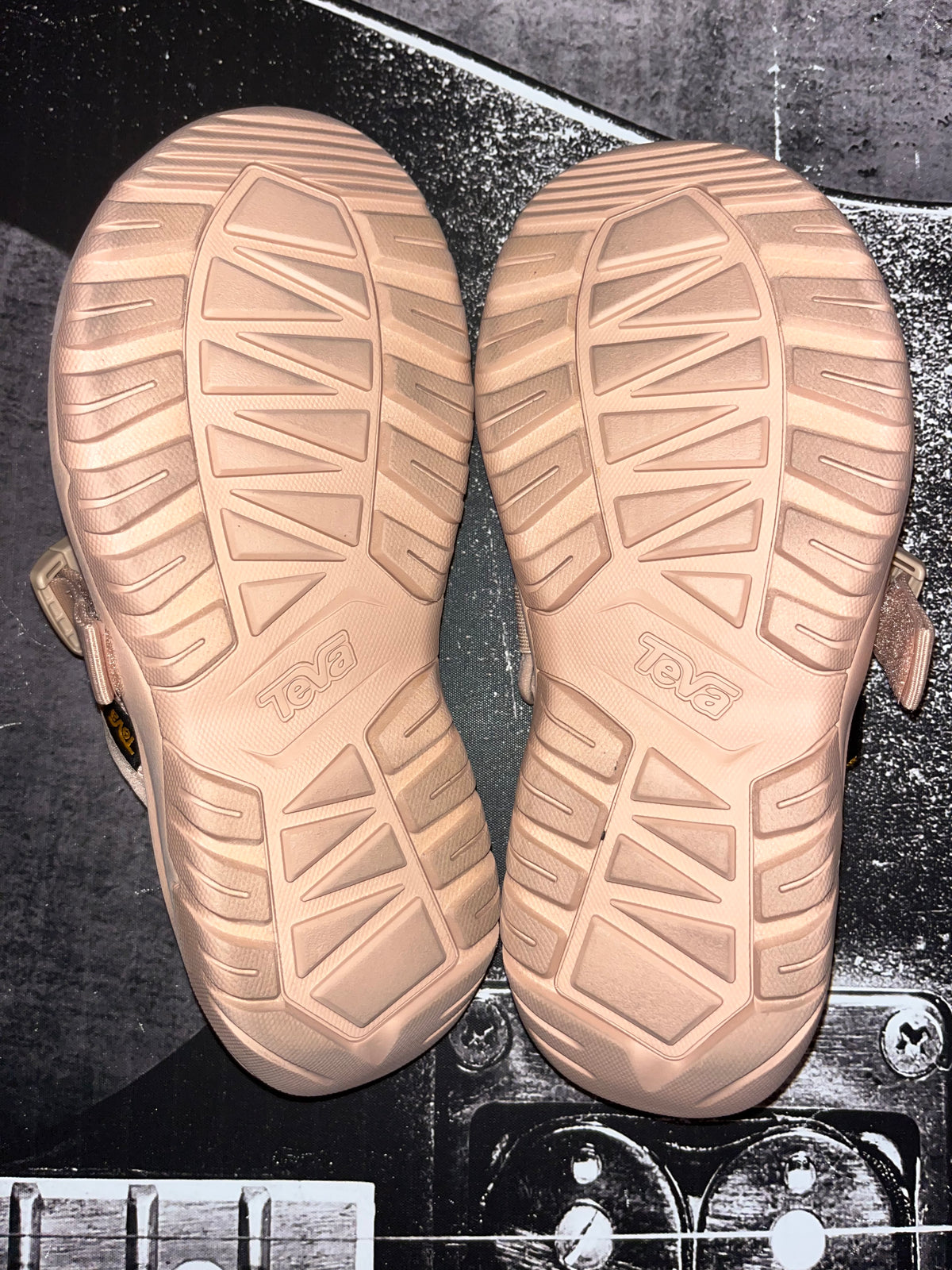 New Teva Hurricane Verge Sport Slide Sandals • Maple Sugar Light Pink • Size: Women's 9