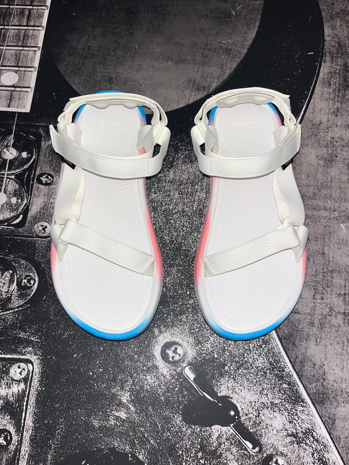 Teva Hurricane XLT2 Ampsole Brite Sandals • Women’s 12 • White/Pastel Pink Blue • New in Box