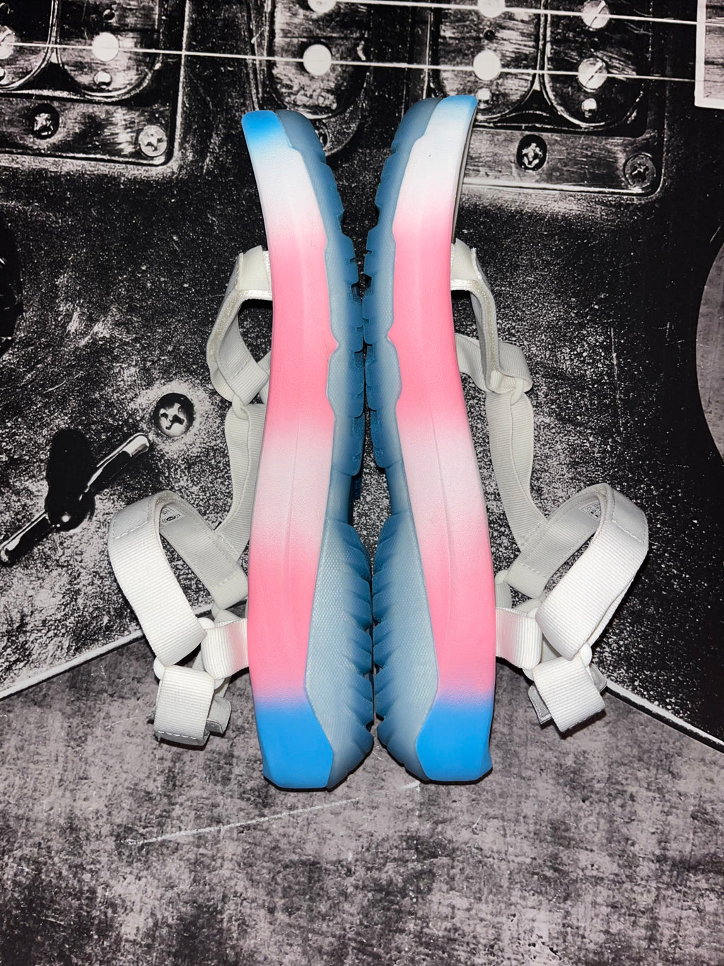 New Teva Hurricane XLT2 Ampsole Brite Platform Sandals • White / Pastel Pink Blue • Size: Men's 14 / Women's 16