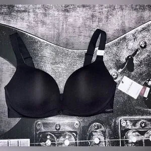 NWT Calvin Klein Bra • Size: 36D