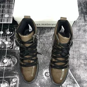 NWT Cougar Boots