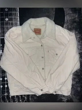 NWT Levi’s ‘90’s Sherpa Trucked Jacket