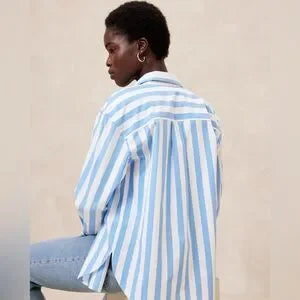 NWT Banana Republic Classic Poplin Shirt • White & Blue Stripe • Size Small
