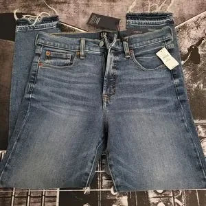 Gap High Rise True Skinny Ankle Jeans • Medium Dark Blue Wash • Size 28 • NWT