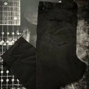 NWT Good American Good Classic Step Hem Jeans • Plus Size • Black Wash • Size 28
