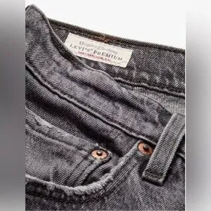 NWT Levi’s 501 Jeans • Size: 29 x 32