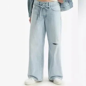 NWT Levi’s Baggy Jeans