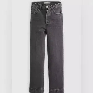 NWT Levi’s Ribcage Straight Ankle • Size: 32 x 29