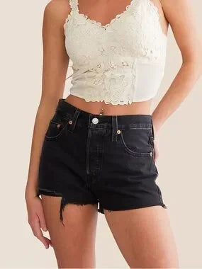 NWT Levi’s 501 High Rise Short