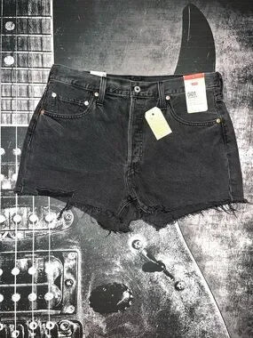 NWT Levi’s 501 High Rise Short