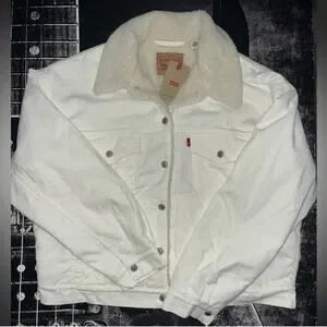 NWT Levi’s 90’s Sherpa Trucker Jacket