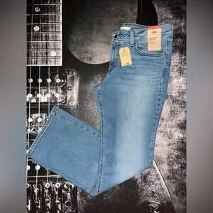 NWT Levi’s Superlow Bootcut Jeans