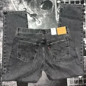 NWT Levi’s Middy Straight Jean
