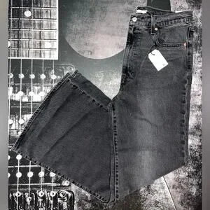 Levi's Ribcage Bell Jeans • On The Town Black • Size 32 x 32 • NWT