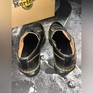 Dr. Martens Leona Lug Sole Platform Derby • Black Vintage Smooth • Size 8 • NIB
