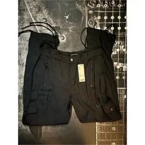 NWT Silence + Noise Cargo Pants • Size 6